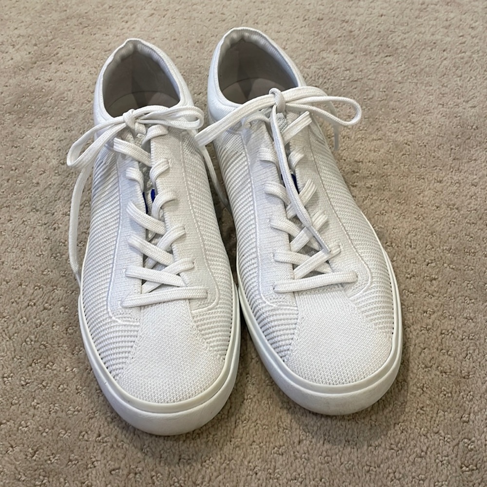 Rothy’s bright white lace up sneaker